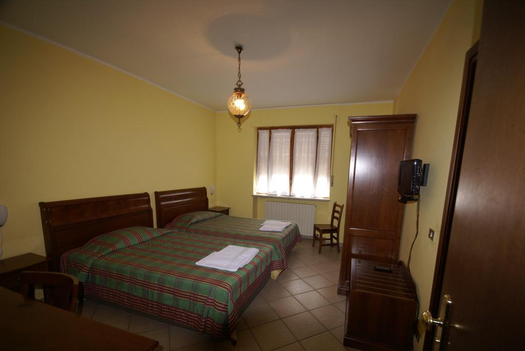 Hotel Londra Acceglio Dış mekan fotoğraf